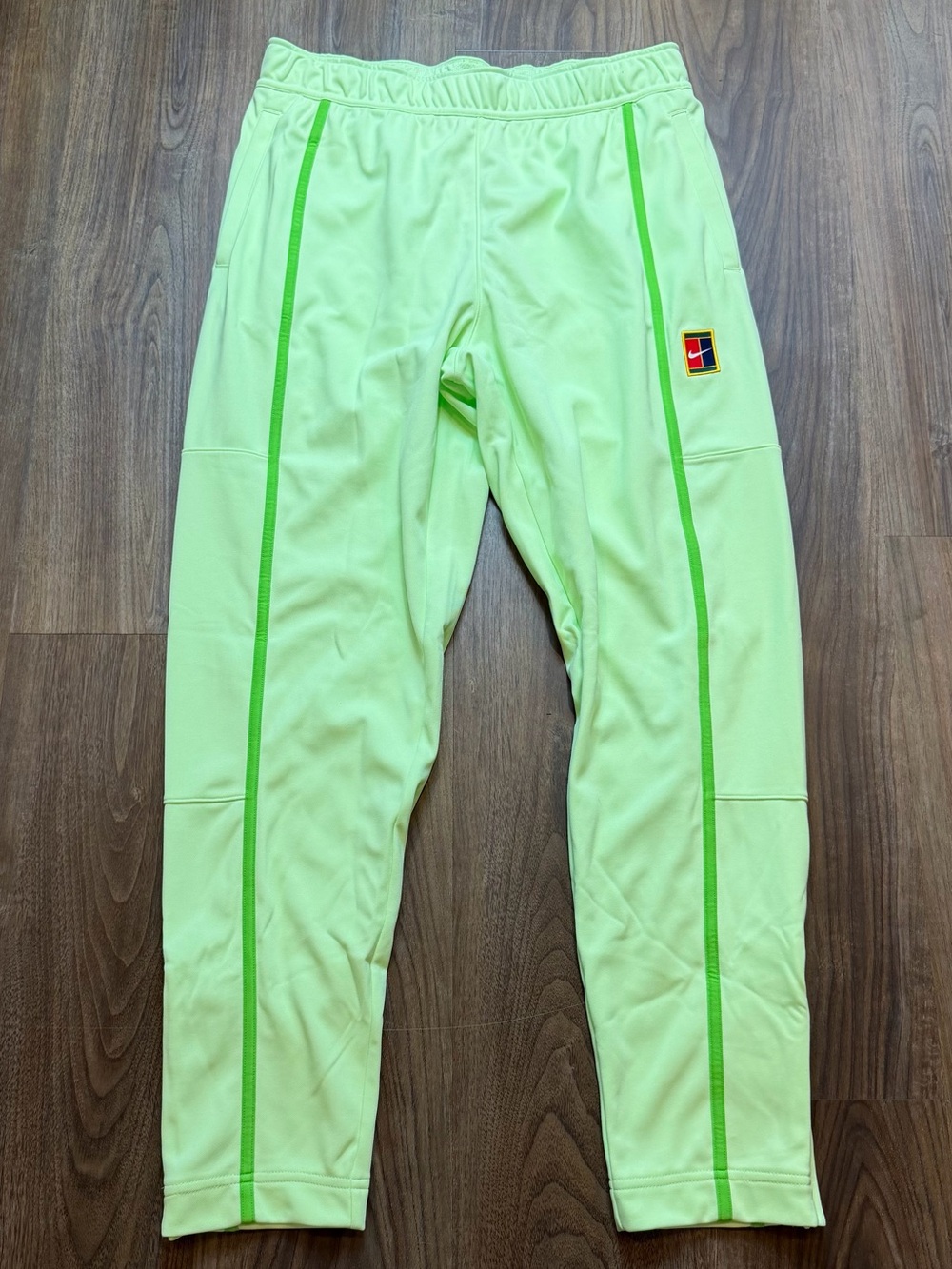 NEW Nike Court Heritage Tennis Pants Light Lime Green FZ6928-360 Men’s Medium